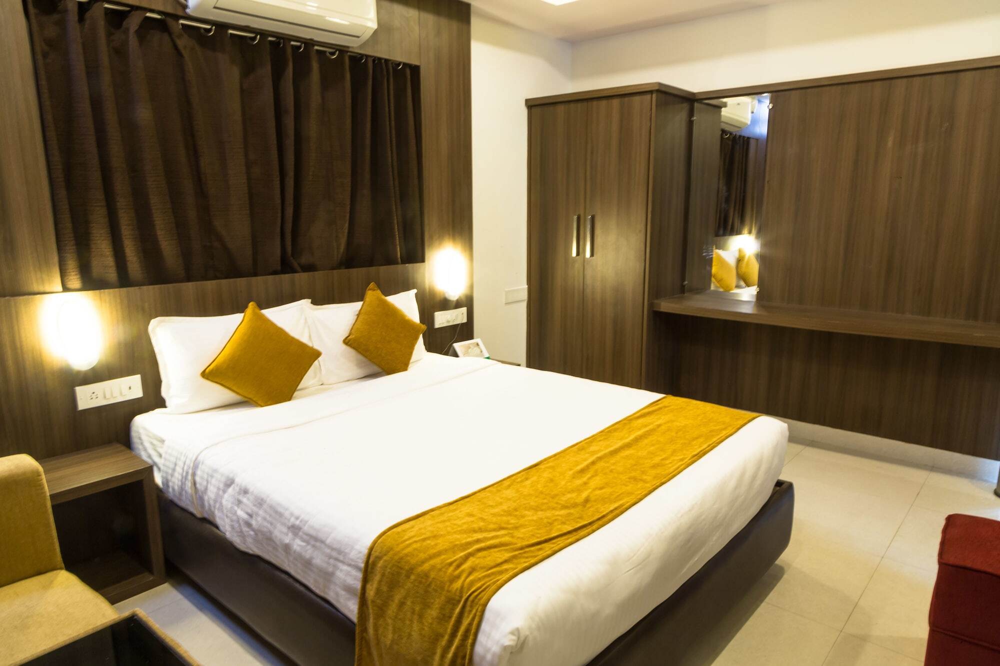 The Porch Inn Hotel/Service Apartments Bangalore Eksteriør billede